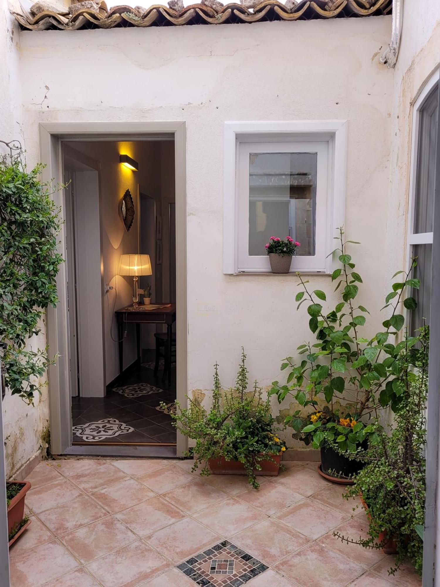 B&B Loft Famiglia Arezzo Ragusa Bagian luar foto