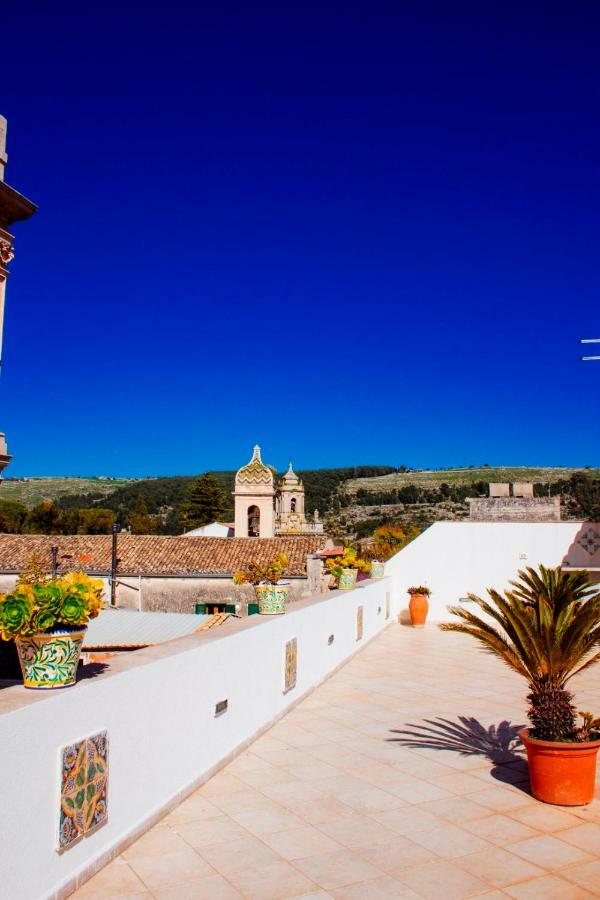 B&B Loft Famiglia Arezzo Ragusa Bagian luar foto