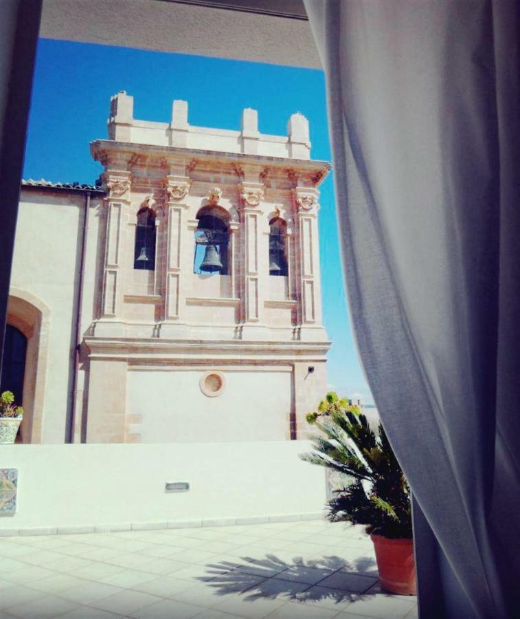 B&B Loft Famiglia Arezzo Ragusa Bagian luar foto